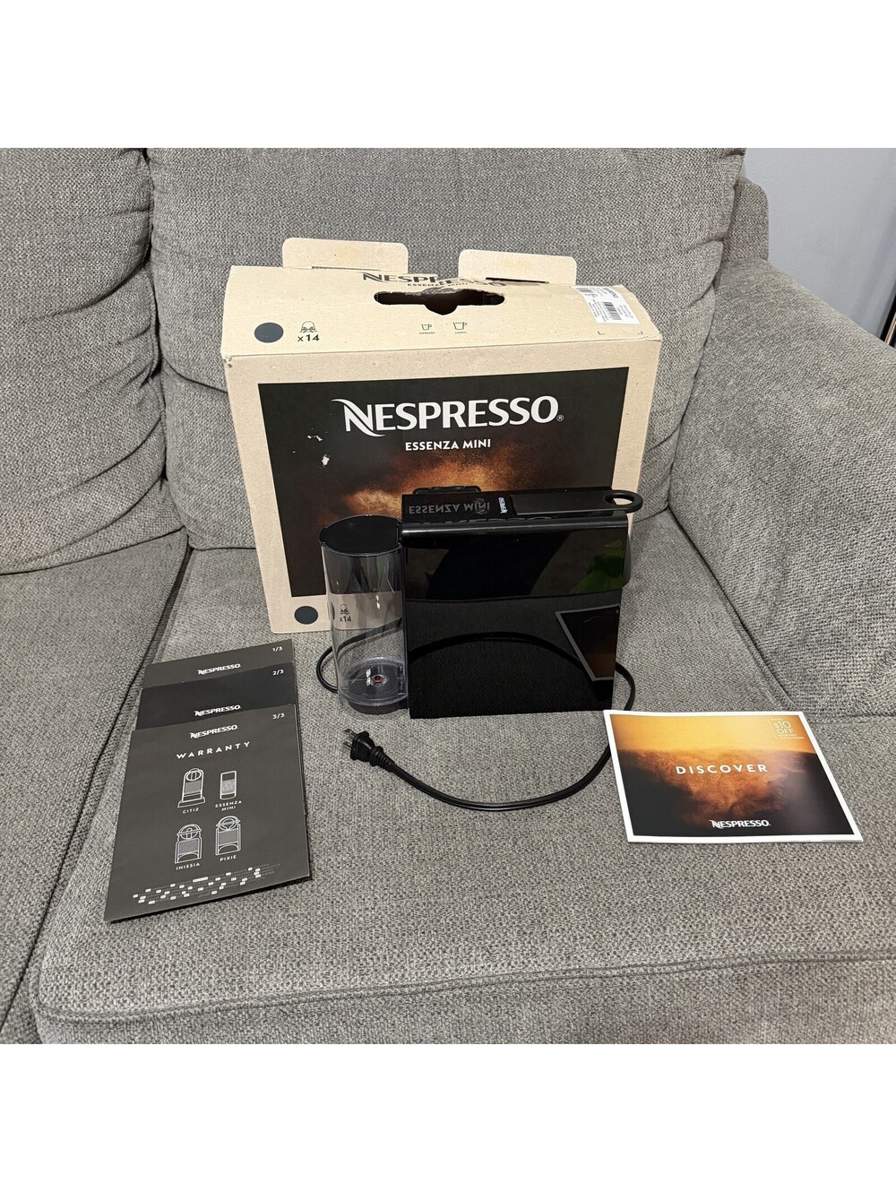 Nespresso Essenza Mini Digital C30 Capsule Coffee Machine Black 120V 1255W Box